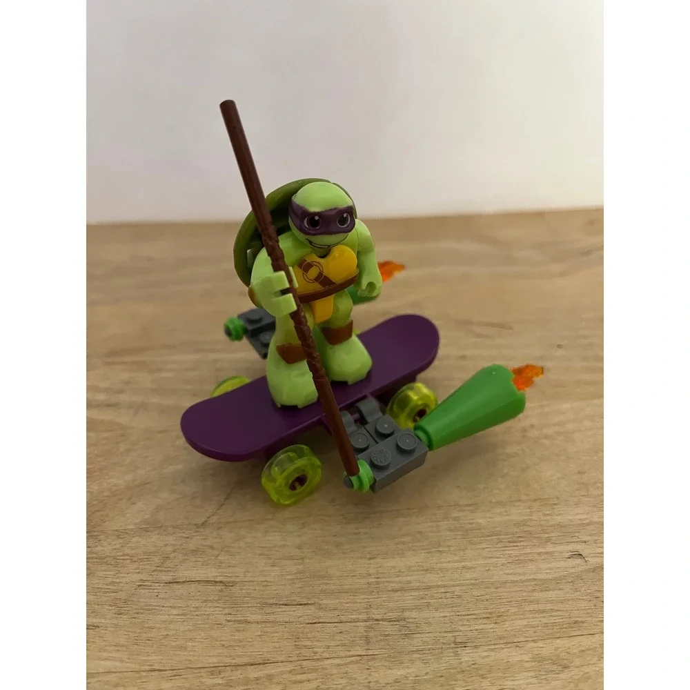 Mega Bloks TMNT‎ Half-Shell Heroes Donnie Skateboard Donatello Figure Set